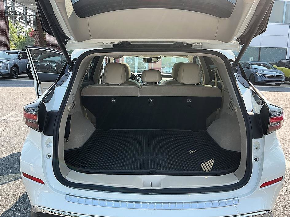 Used 2019 Pearl White Tricoat Nissan Platinum image 28