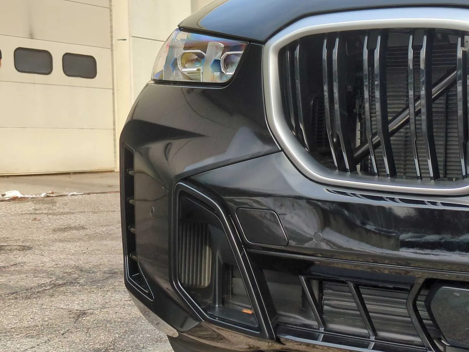 New 2026 Black Sapphire Metallic BMW M60i image 11