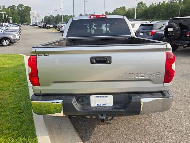 Used 2018 Silver Toyota SR5 image 11