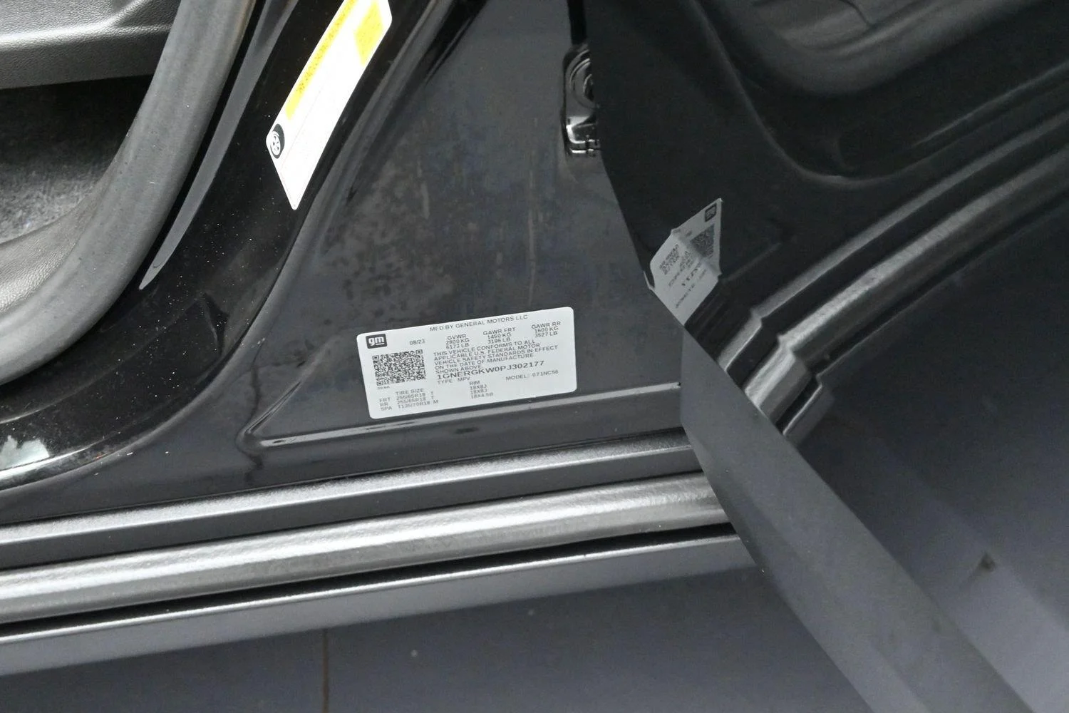 Used 2023 Mosaic Black Metallic Chevrolet LT Cloth image 37