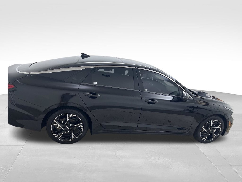 Used 2025 Black Kia GT-Line image 6