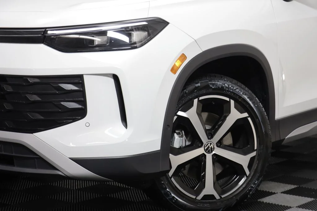New 2026 Pure White Volkswagen 2.0T SE image 4