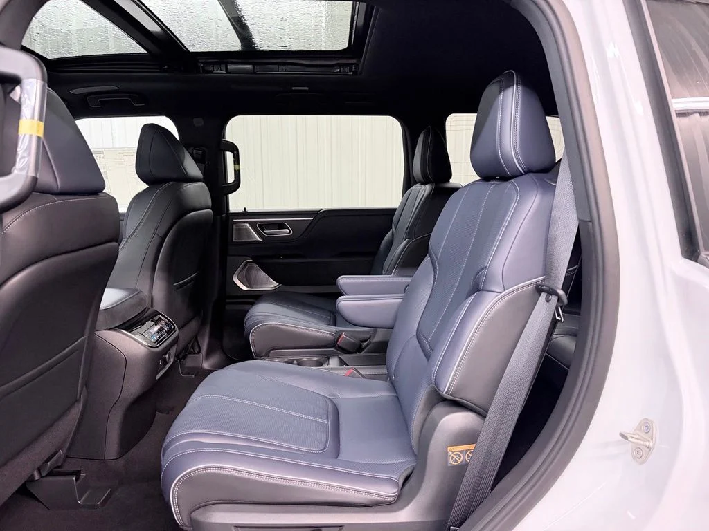 New 2027 RADIANT WHITE INFINITI Sport 4WD image 38