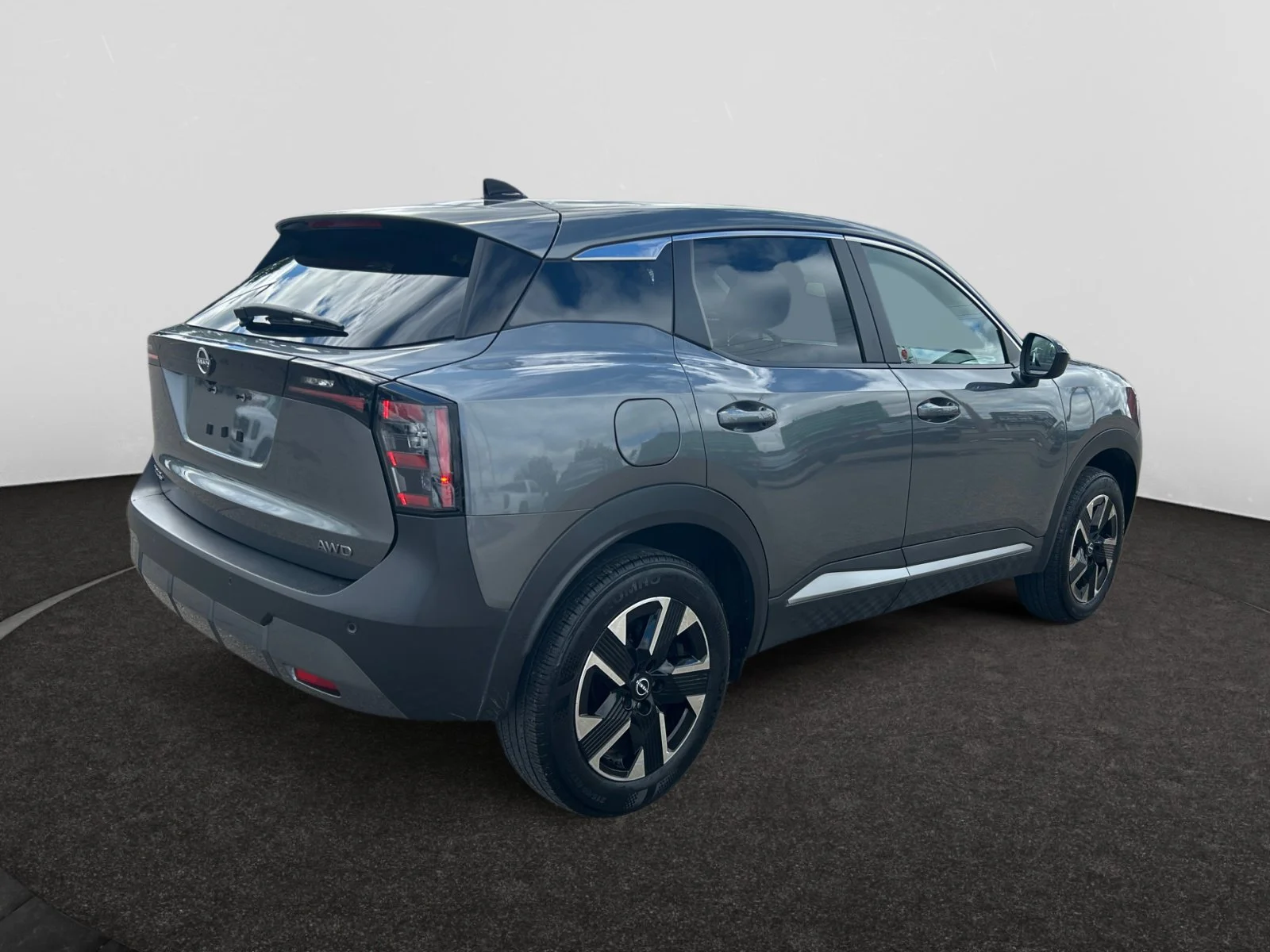 Used 2026 Gray Nissan SV AWD image 5