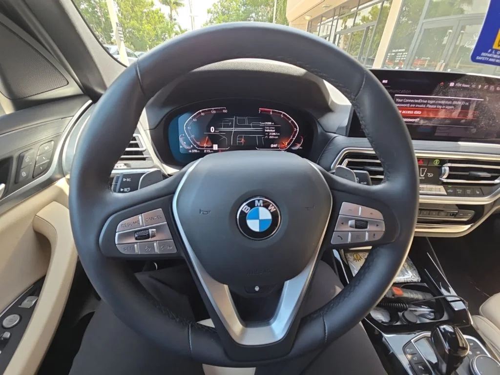 Used 2024 Blue BMW xDrive30i image 17
