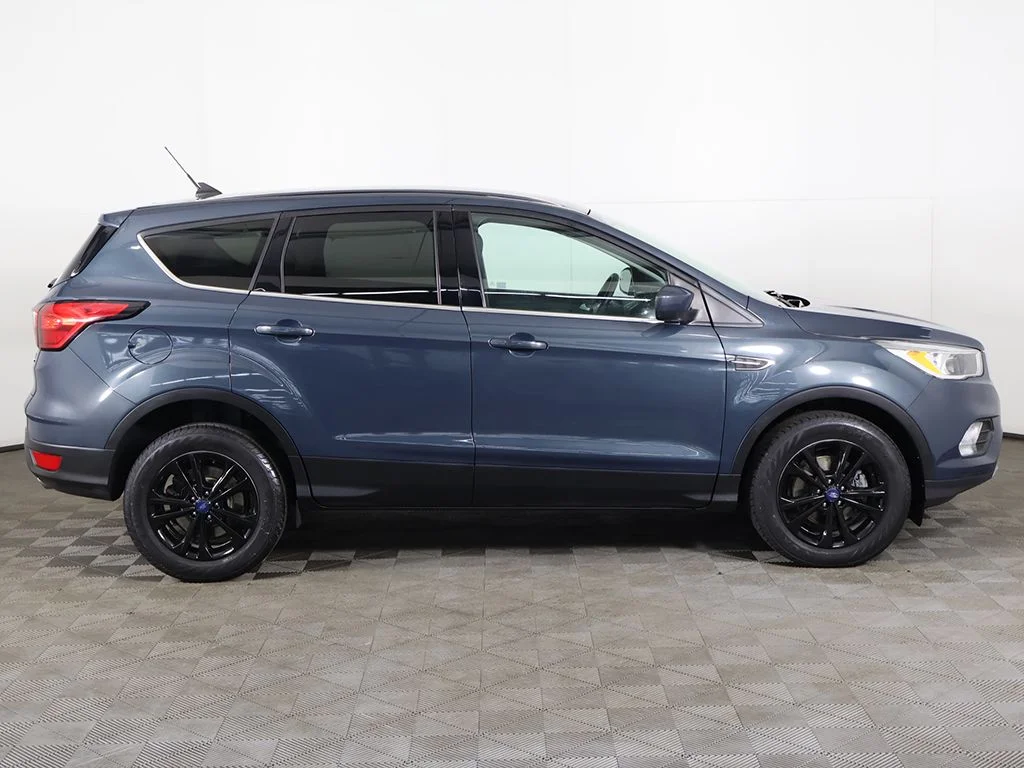 Used 2019 Green Ford SE image 15