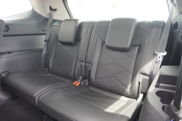 Used 2026 BLACK Volkswagen 2.0T SE w/Technology image 23