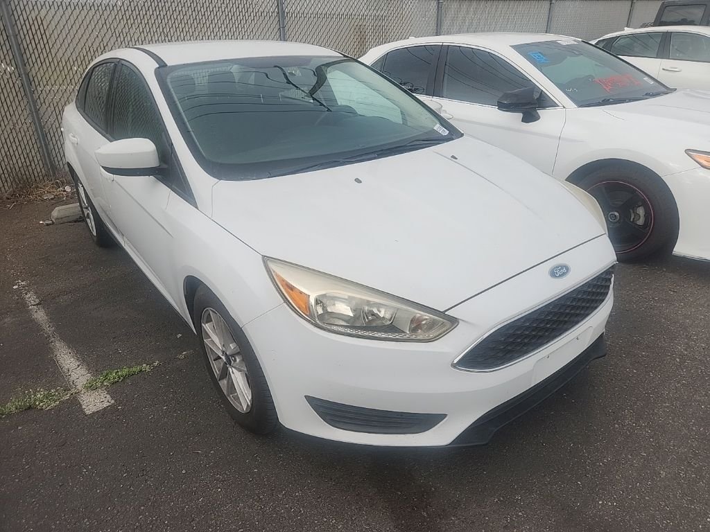 Used 2018 White Ford SE image 1