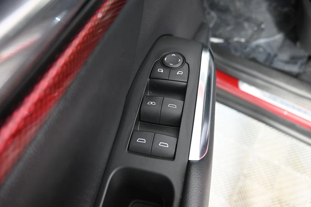 Used 2024 Red Chevrolet Z71 image 20