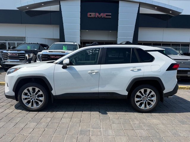 2025 Toyota RAV4 XLE Premium