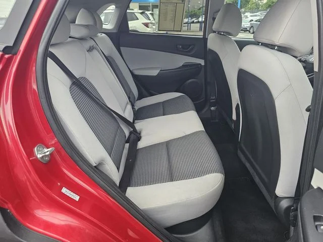 Used 2022 Pulse Red Hyundai SE image 11