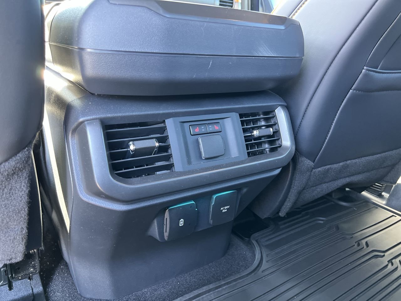 Used 2024 Oxford White Ford Tremor image 22