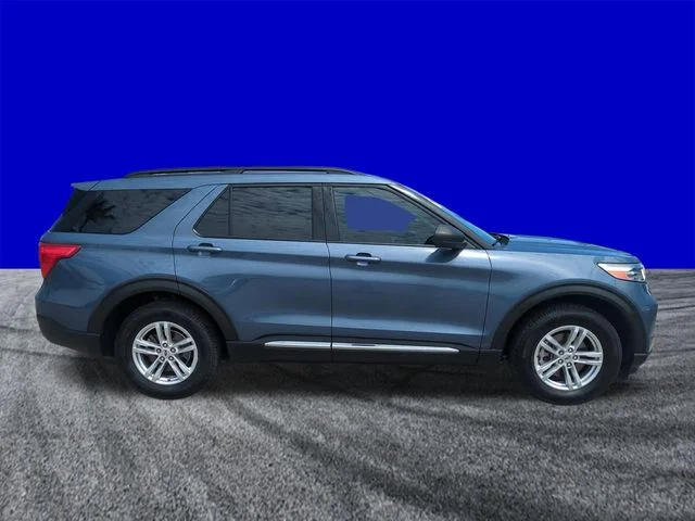 Certified Used 2021 Infinite Blue Metallic Tinted Clearcoat Ford XLT image 3