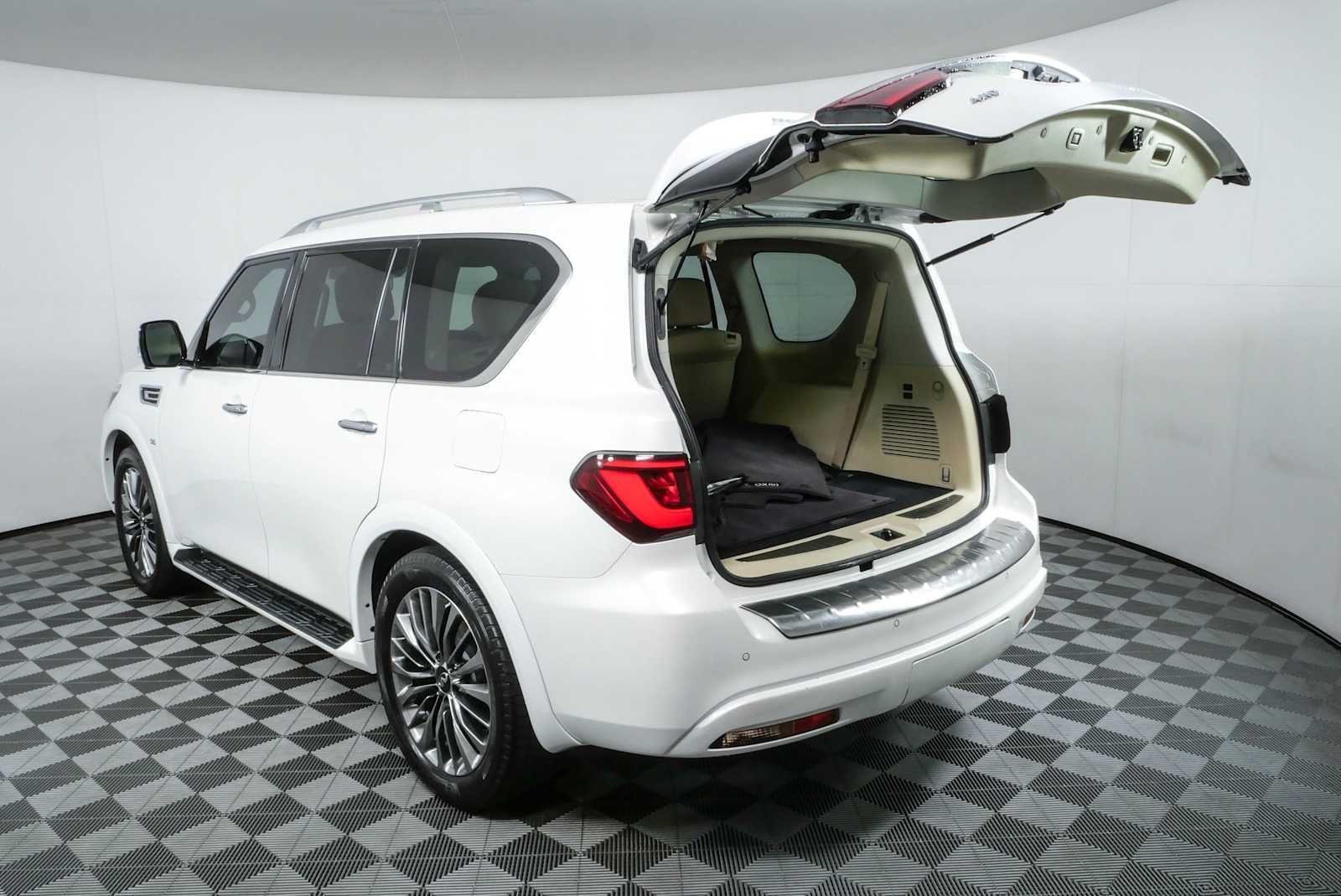 Used 2020 Moonstone White INFINITI LUXE image 36