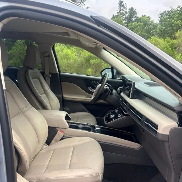 Used 2022 Blue Lincoln Standard image 16