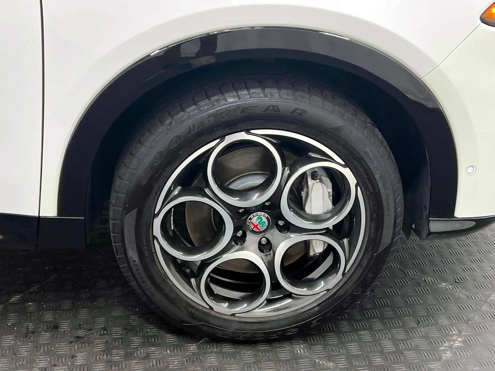 Used 2024 Milano White Alfa Romeo Ti image 11