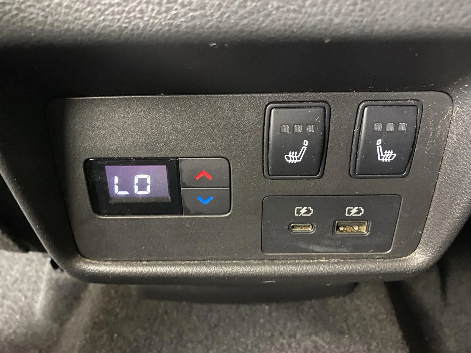Used 2021 Champagne Silver Metallic Nissan Platinum image 27
