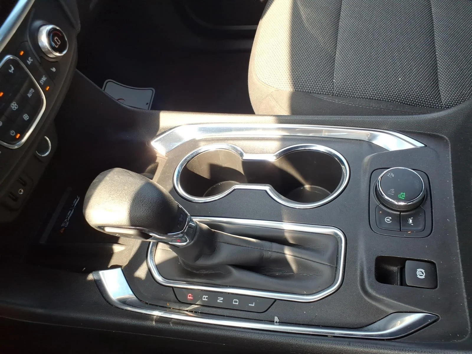 Used 2023 Silver Sage Metallic Chevrolet LT Cloth image 20