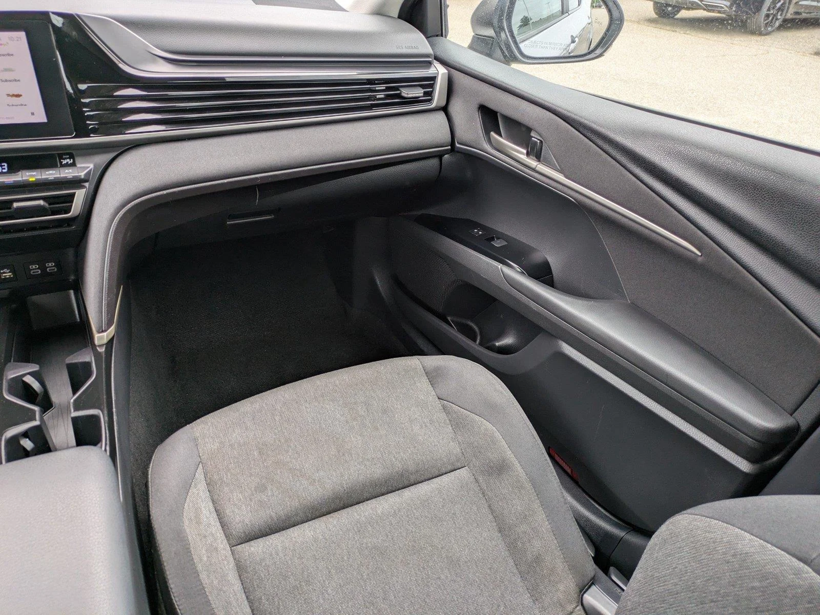 Used 2025  Toyota LE image 16