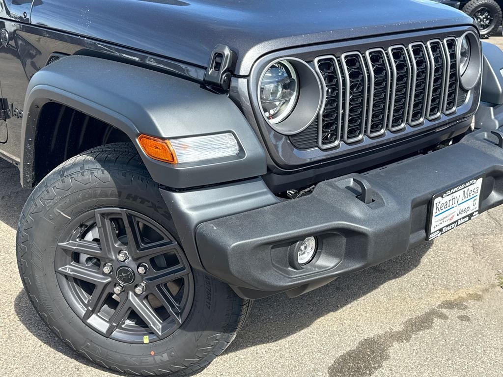 New 2026 Granite Crystal Metallic Clearcoat Jeep Sport S image 6
