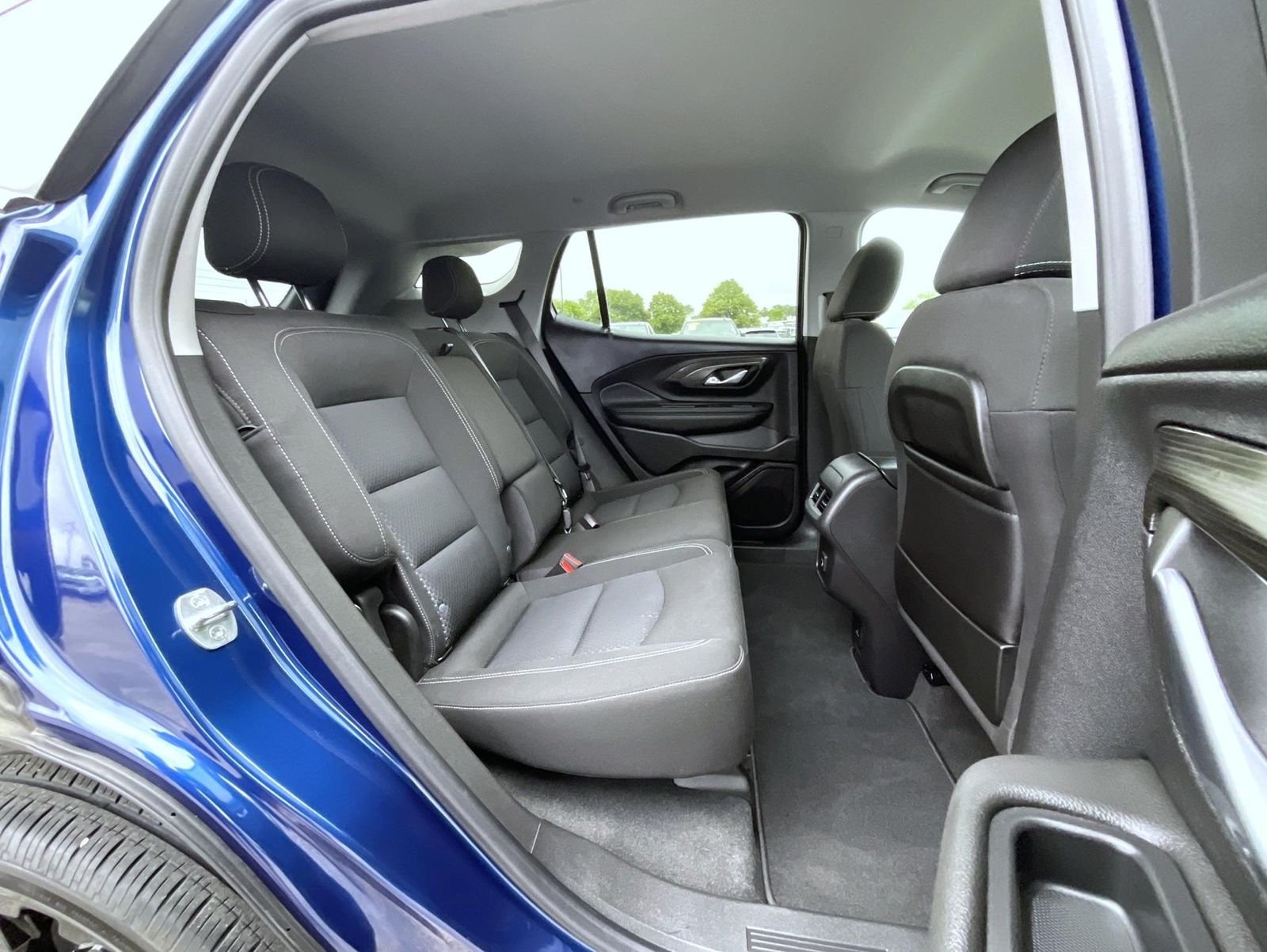 Used 2022 Blue GMC SLE image 18