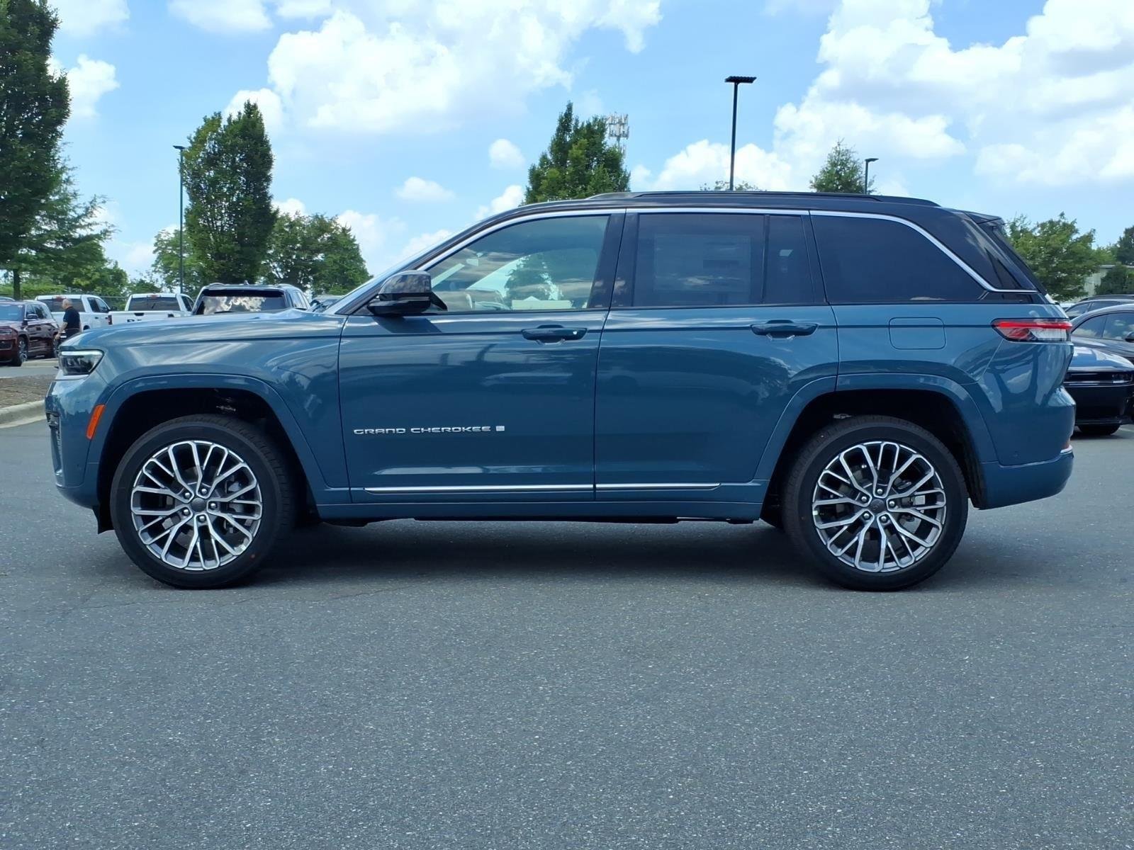New 2026 Steel Blue Exterior Paint Jeep Summit image 3