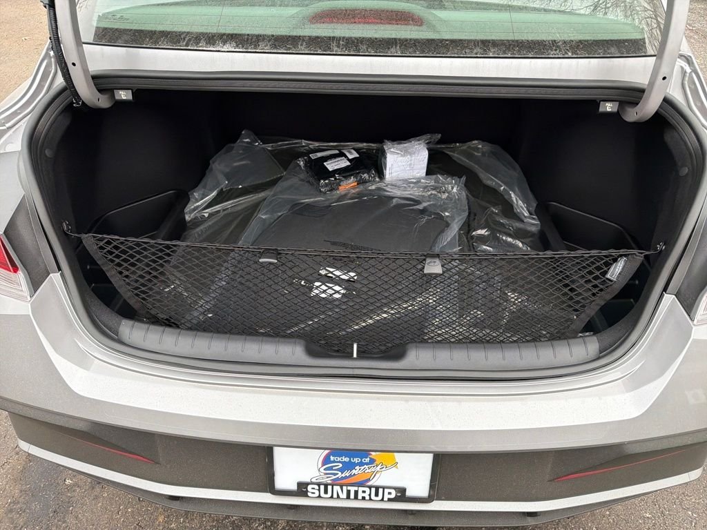 Certified Used 2026 Fluid Metal Hyundai SE image 27