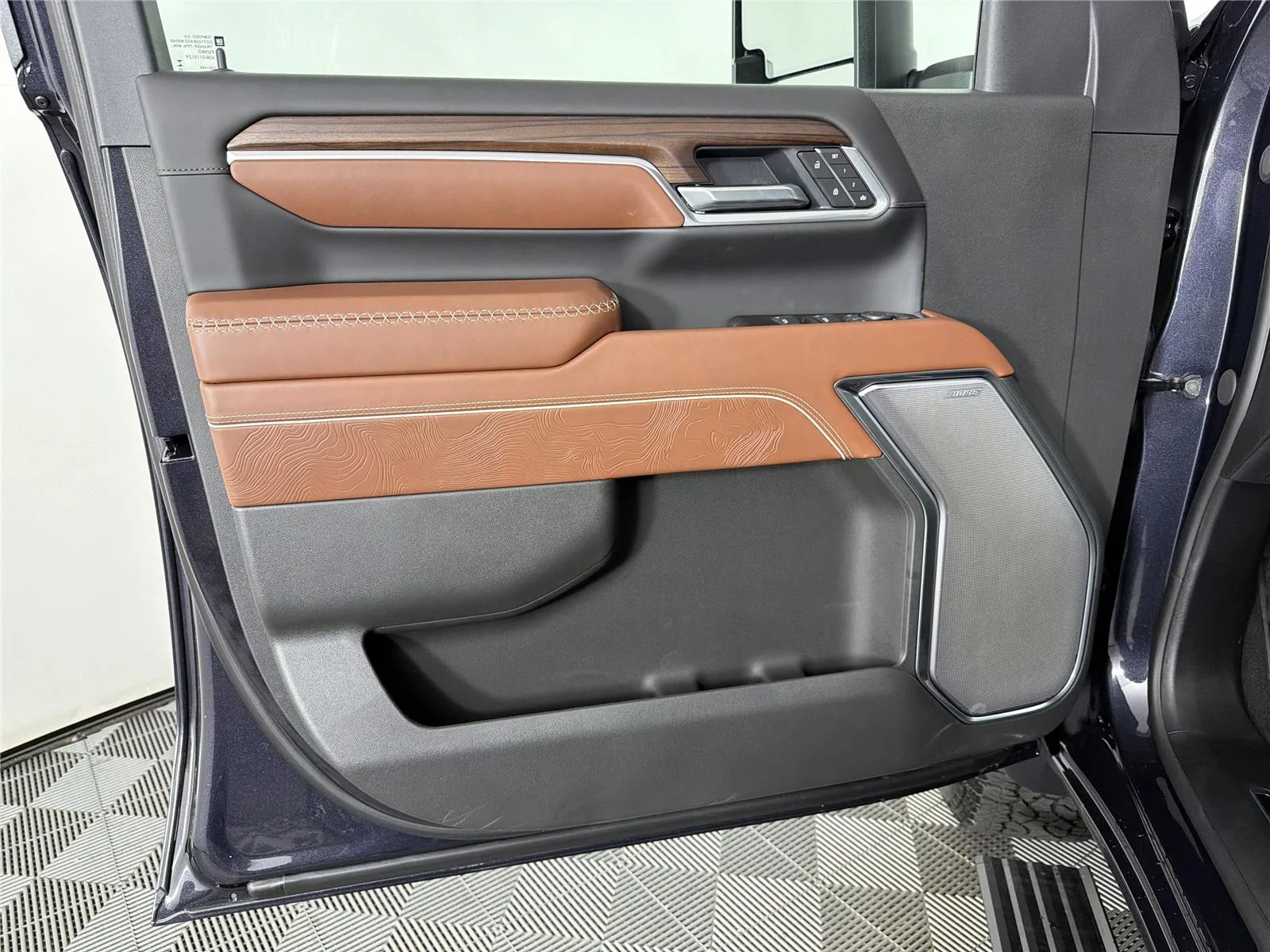 New 2026 Titanium Rush Metallic GMC Denali Ultimate image 9