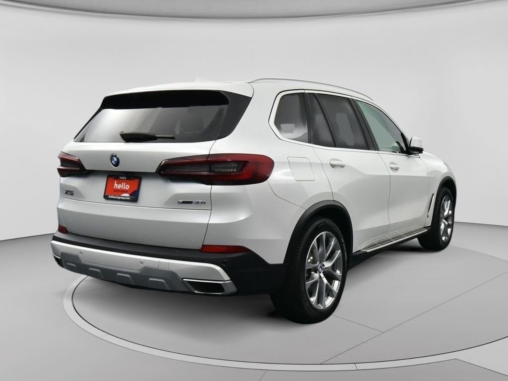 Used 2022 White Metallic BMW sDrive40i image 37