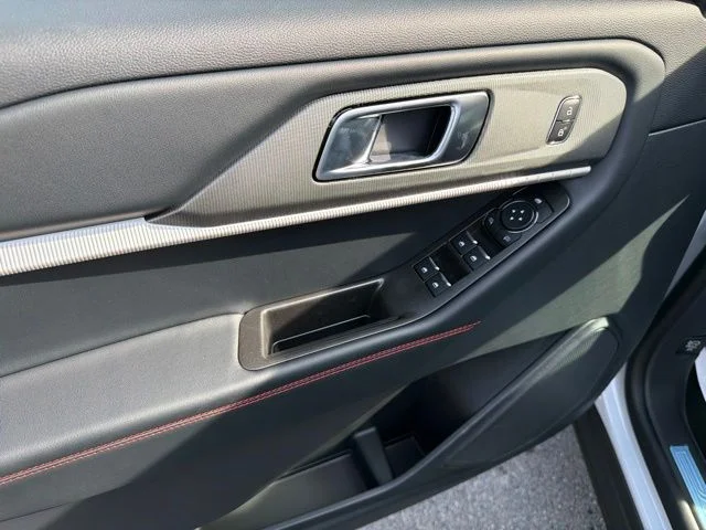 New 2026 Space White Metallic Ford ST-Line image 16