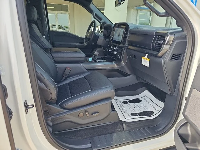 New 2026 Star White Metallic Tri-Coat Ford Lariat® image 32