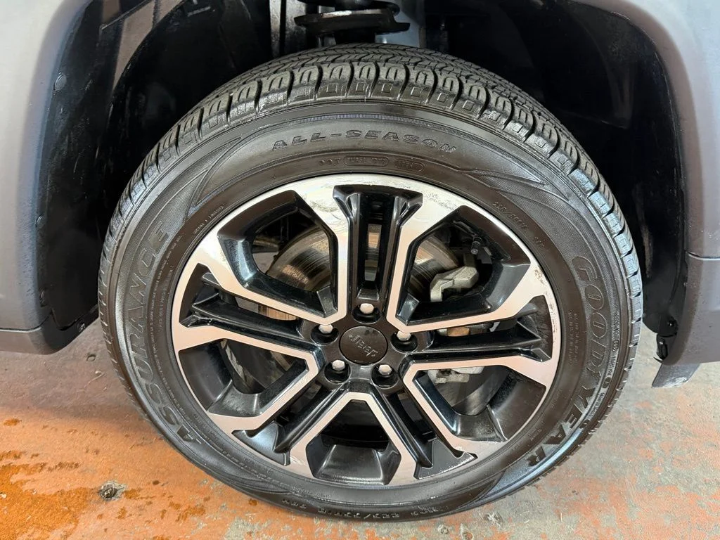 Used 2022 Black Jeep Limited image 8