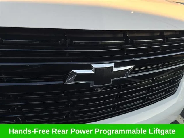 Used 2023 SUMMIT WHITE Chevrolet RST image 24