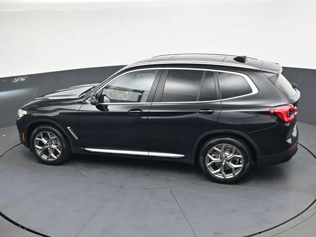 Used 2023 Black BMW xDrive30i image 30