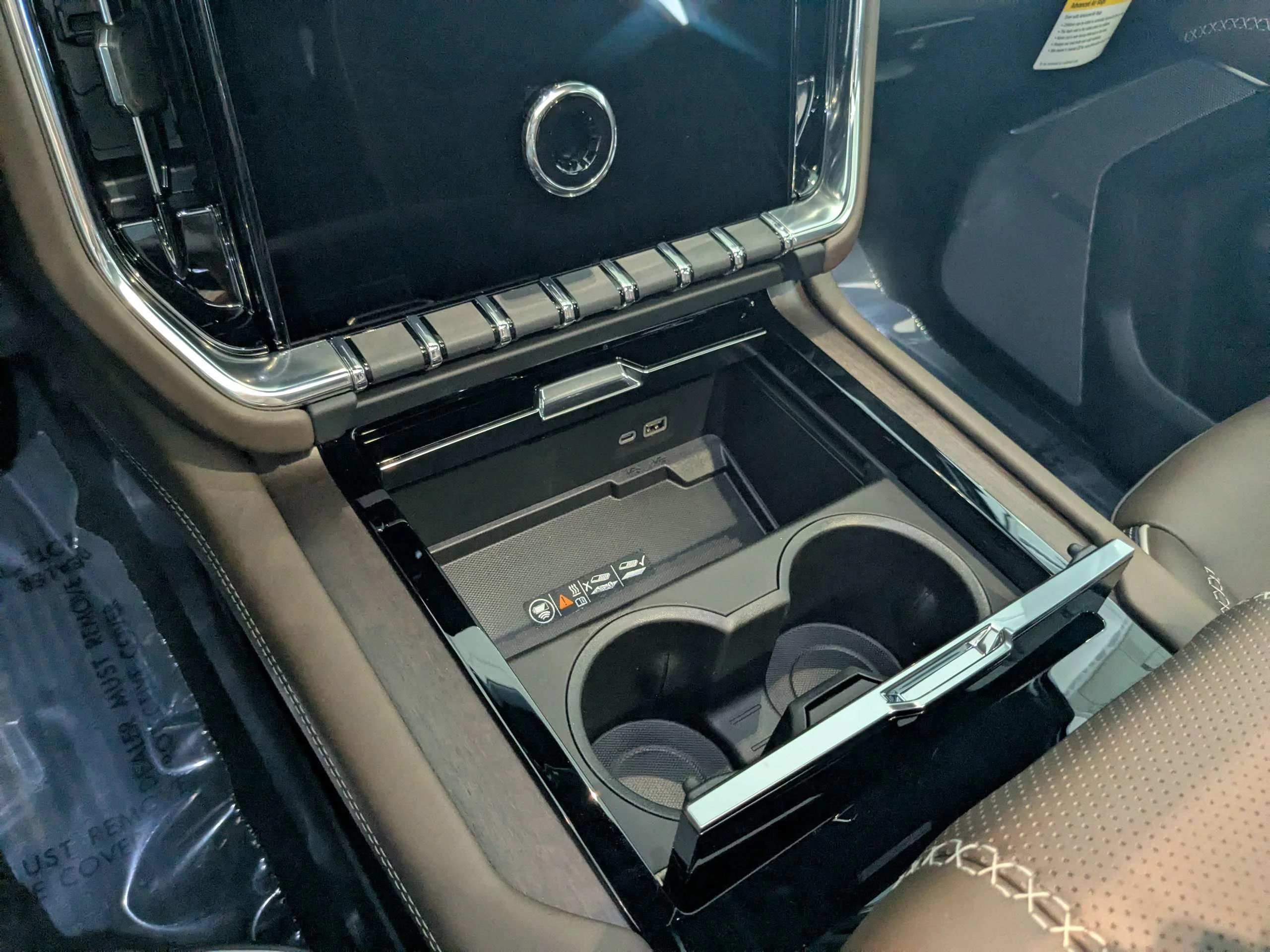 2027 GMC Yukon Denali Ultimate - Photo 31