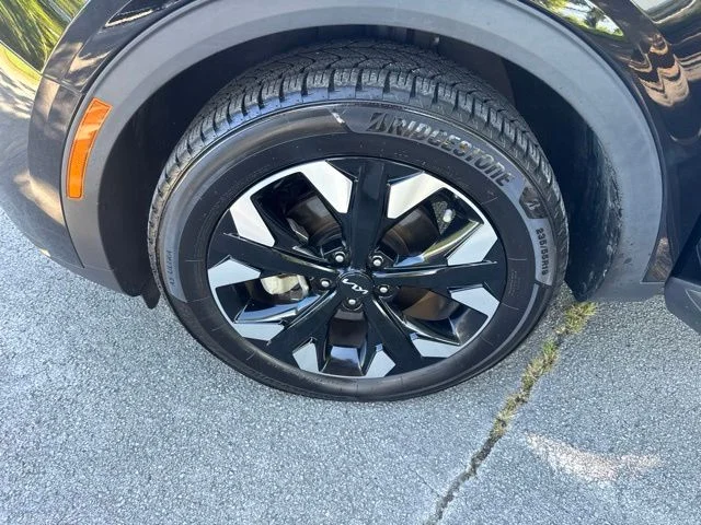 Used 2023 Black Kia X-Line image 18