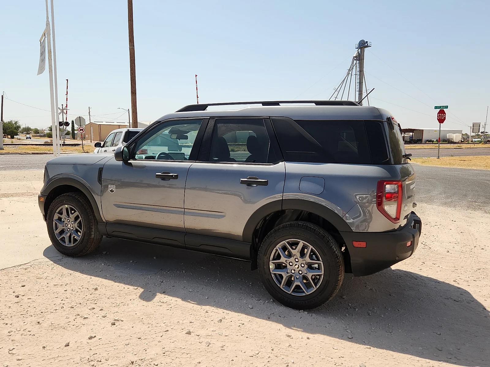 New 2026 Carbonized Gray Metallic Ford Big Bend image 4