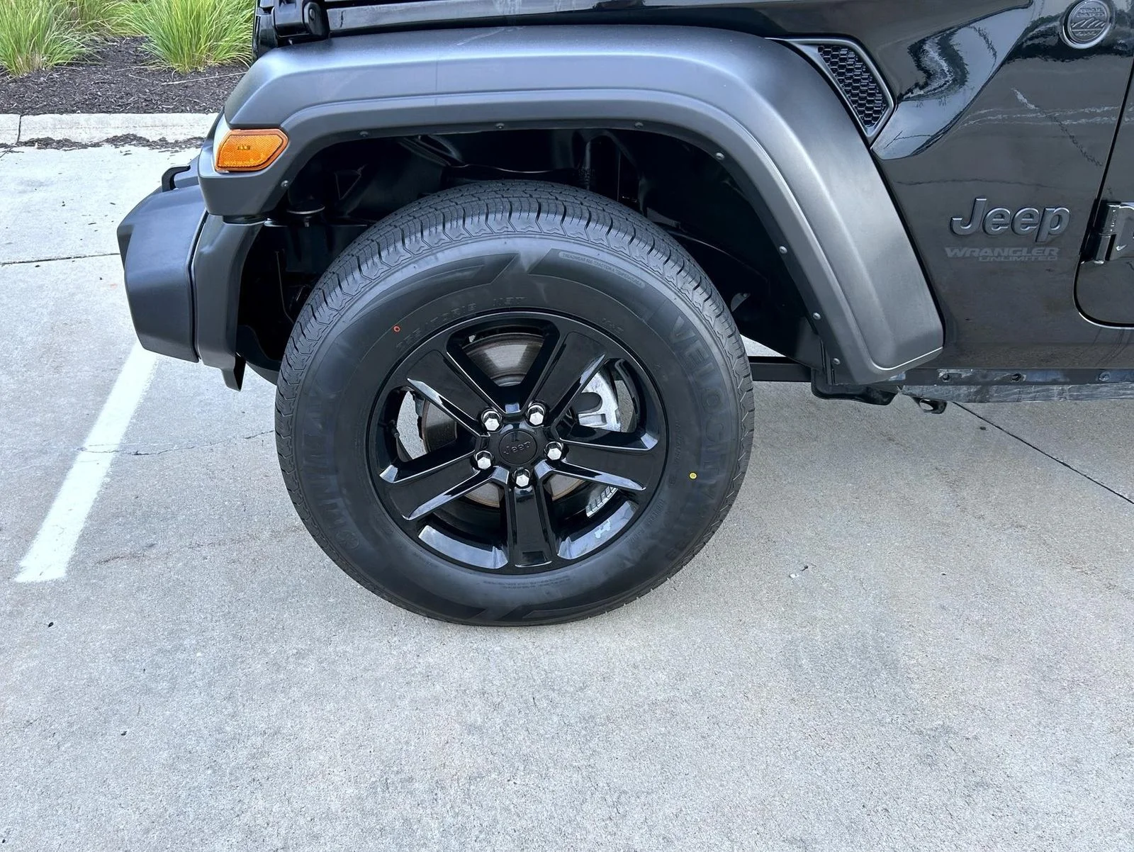 Used 2022 Black Jeep Unlimited Sport Altitude image 22