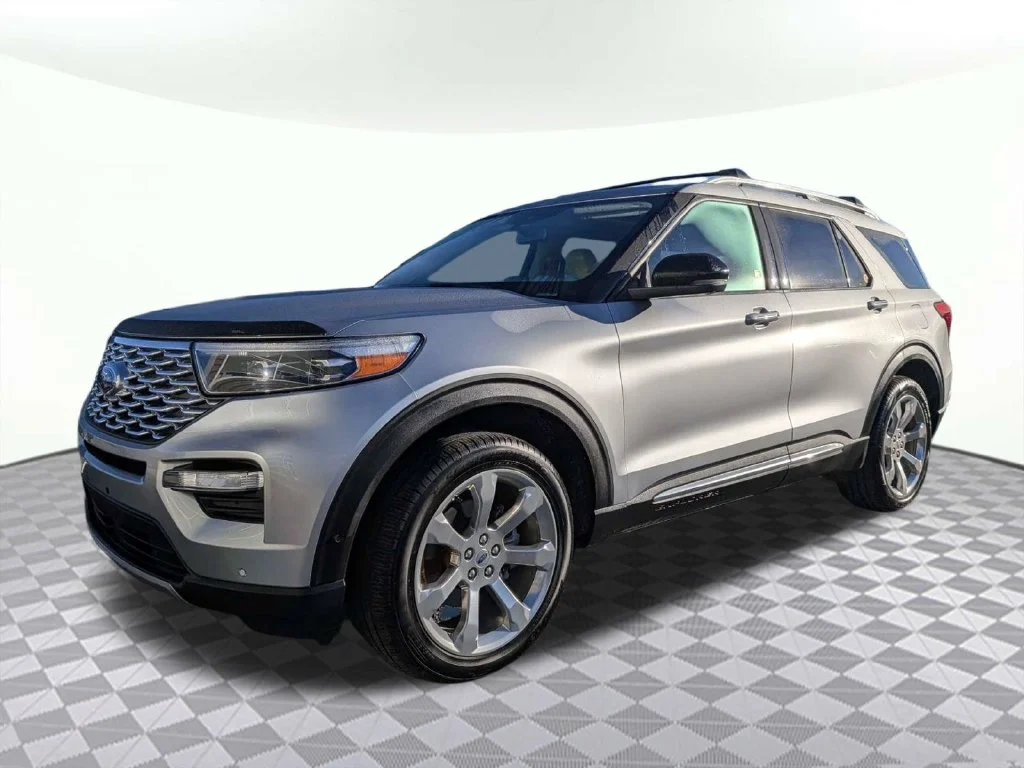 Used 2020 Silver Metallic Ford Platinum image 5