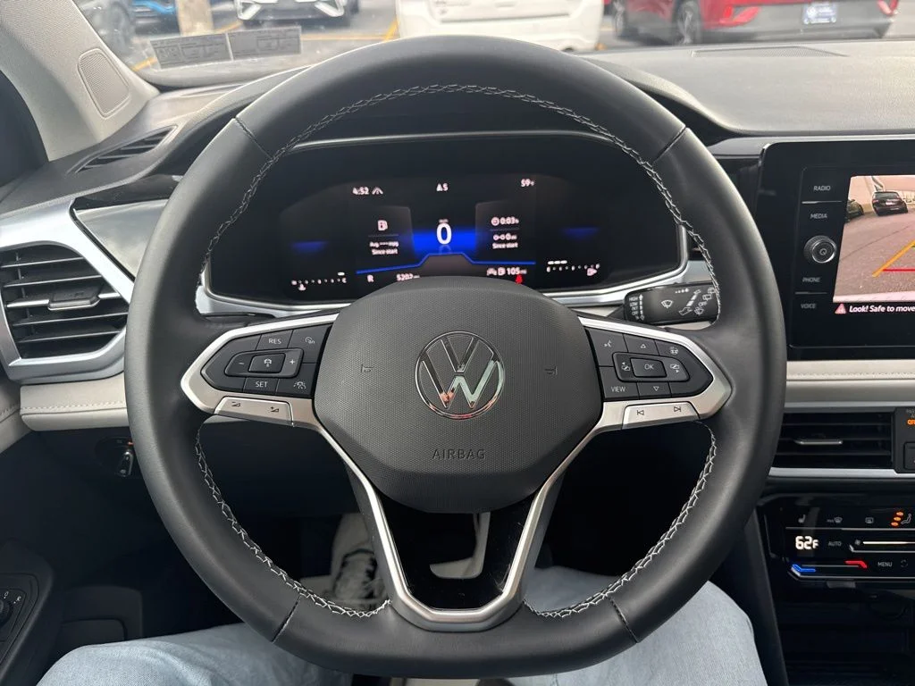 2025 Volkswagen Taos SE - Photo 46