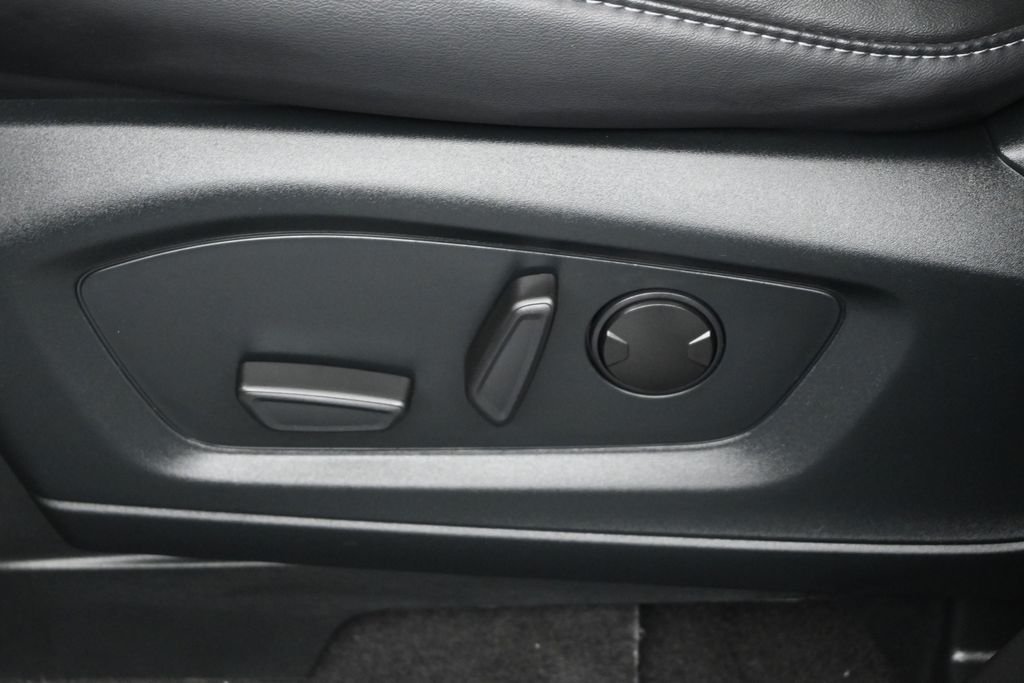 Used 2023 Gray Ford XLT image 10