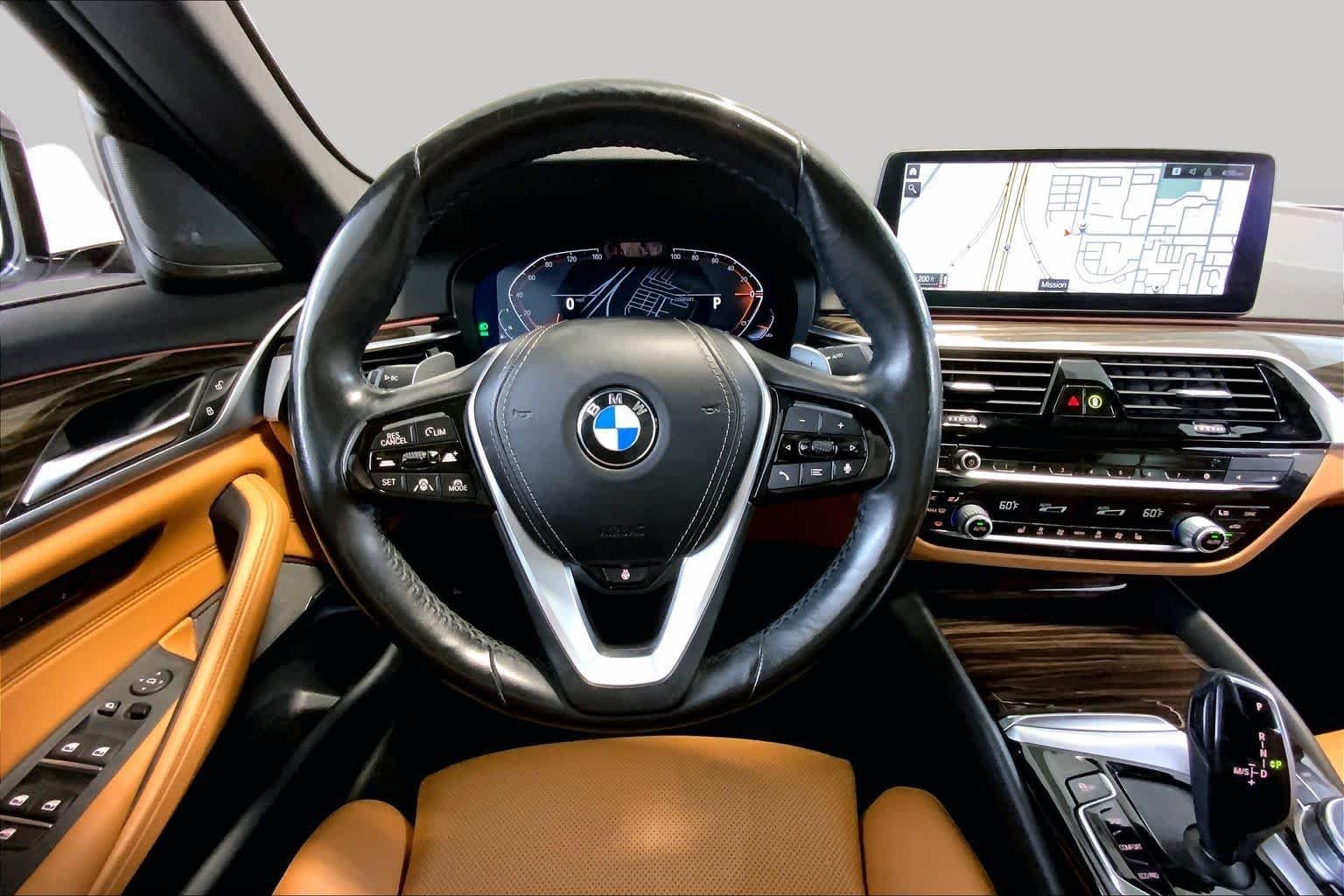 Used 2022 Alpine White BMW 540i xDrive image 5