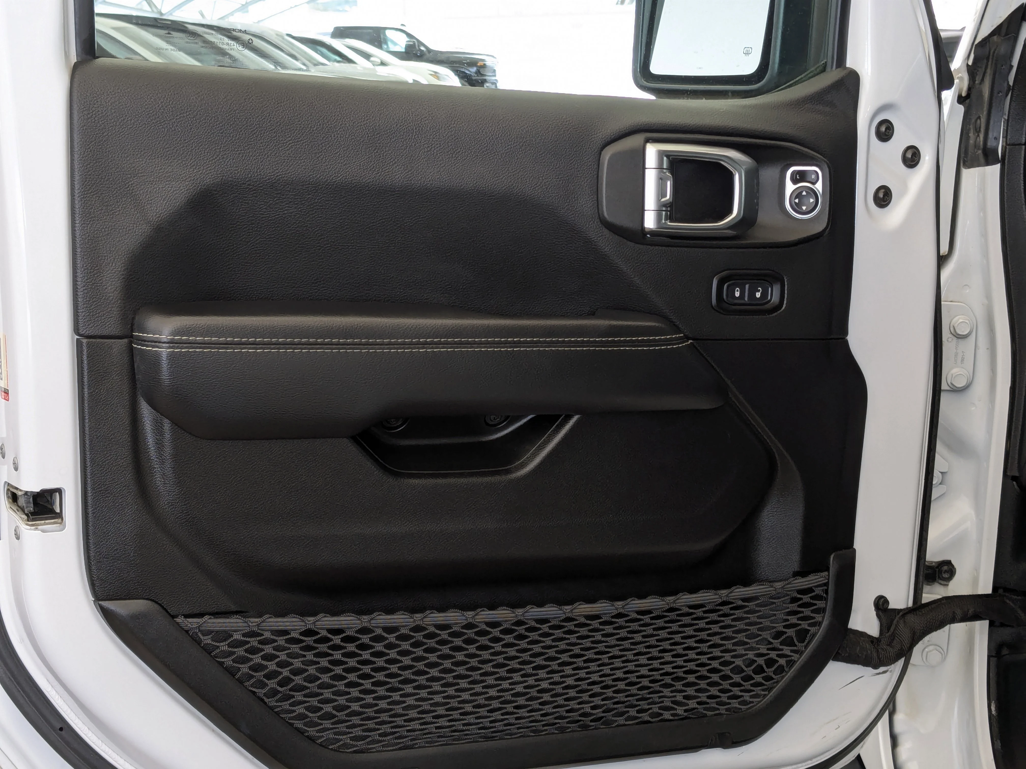 Used 2022 White Jeep Unlimited Sahara - Cold Weather Grp - Leather - Alpine Audio - Remote Start & More image 12