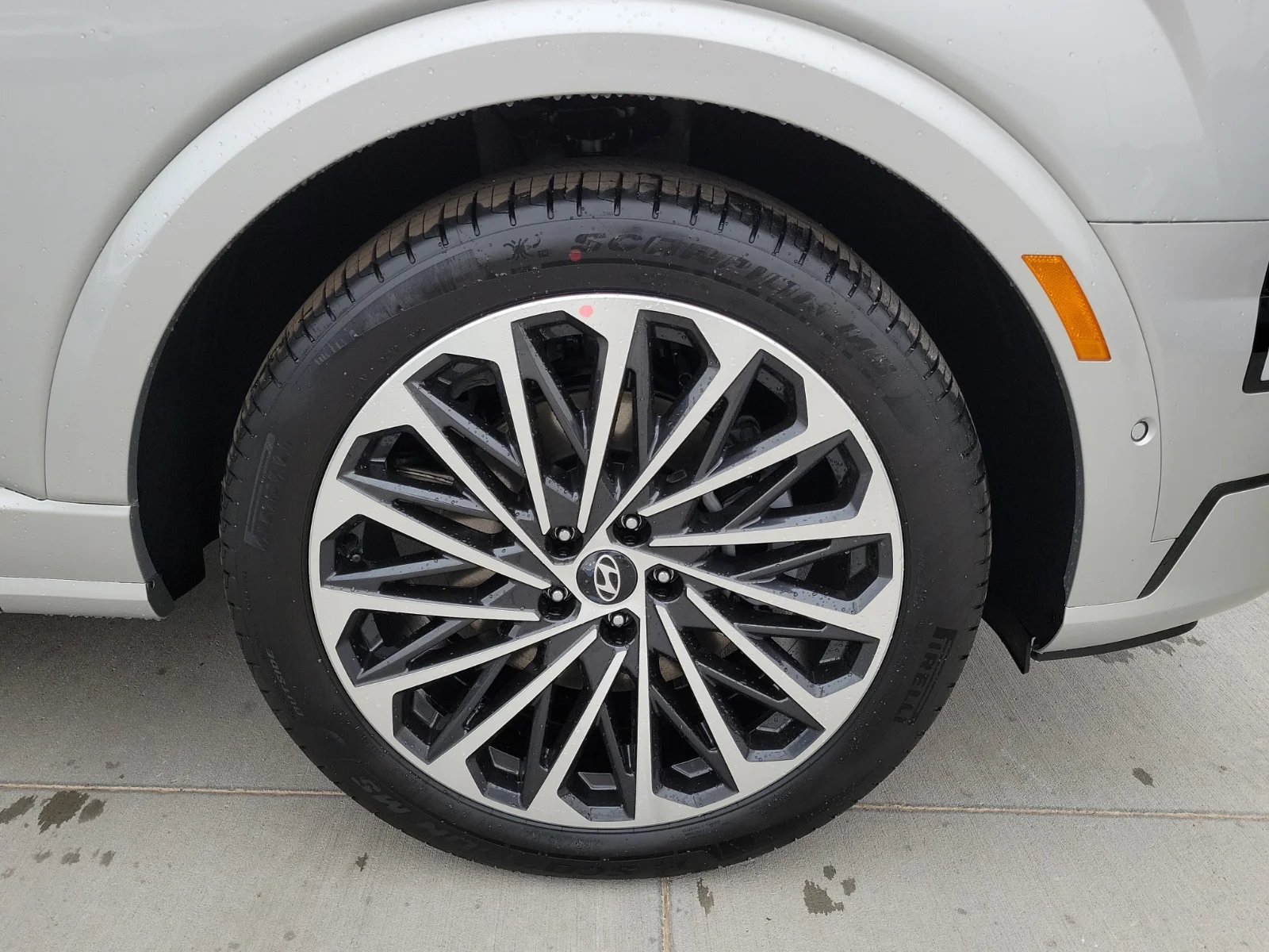 New 2027 Shimmer Silver Hyundai Calligraphy 4dr All-Wheel Drive image 7