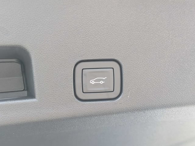New 2027 Summit White Chevrolet LT image 14