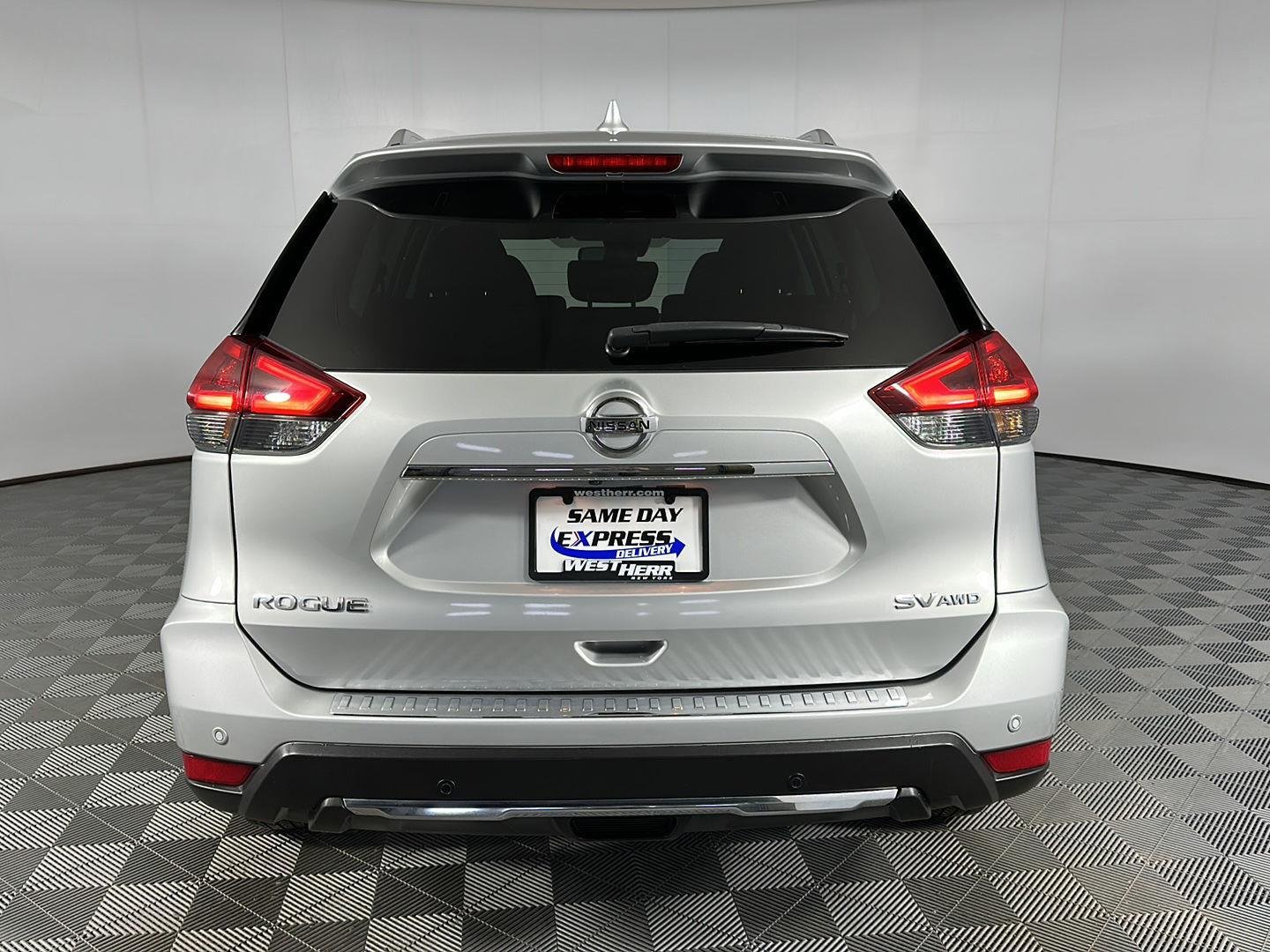 Used 2020 Brilliant Silver Metallic Nissan SV image 6