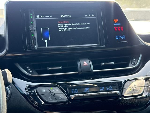 Used 2018 Black Toyota XLE Premium image 21