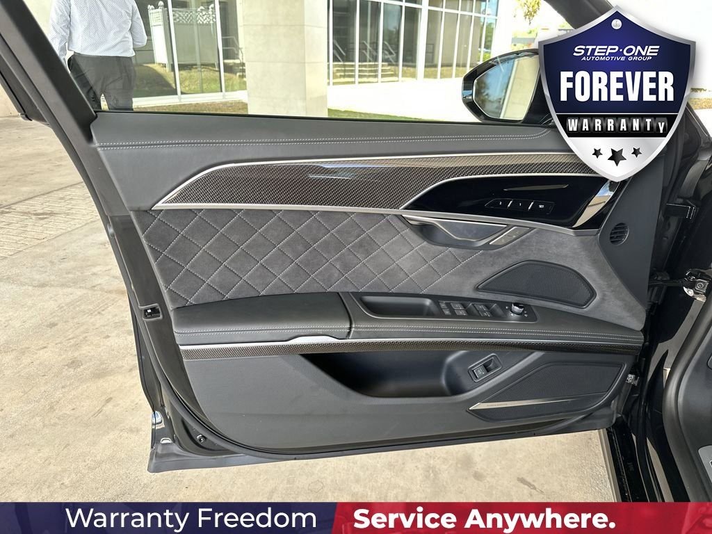 Used 2024  Audi 4.0T image 10