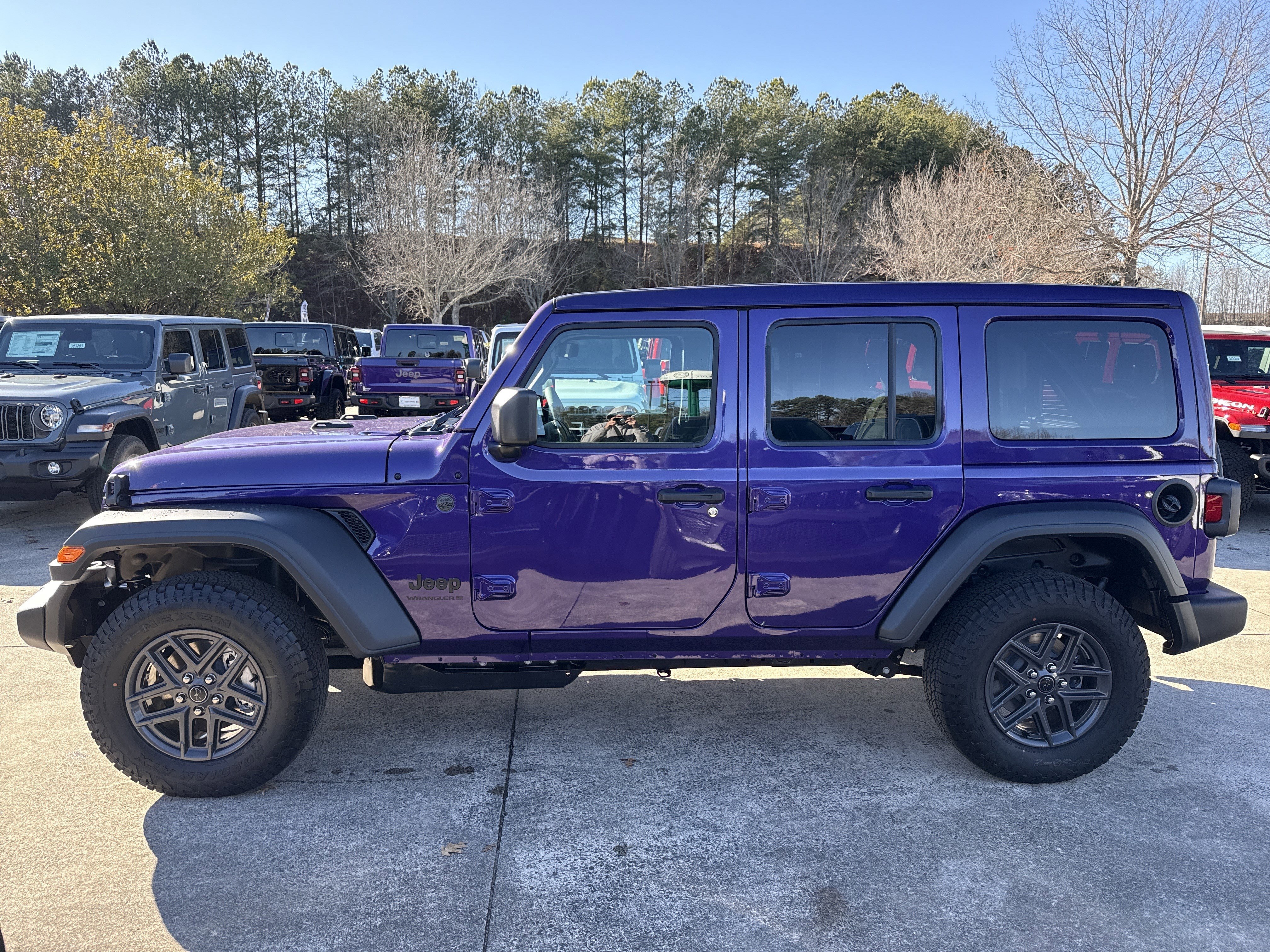 New 2026 Reign Jeep Sport S image 4