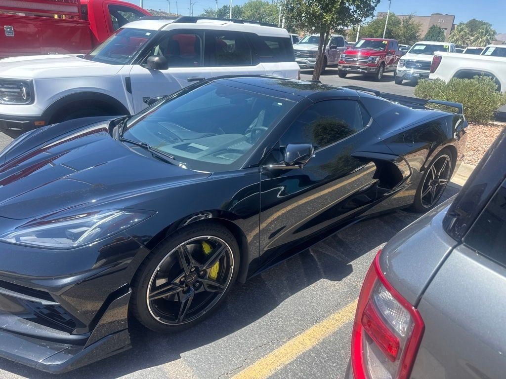 Used 2021 Black Chevrolet 2LT image 2